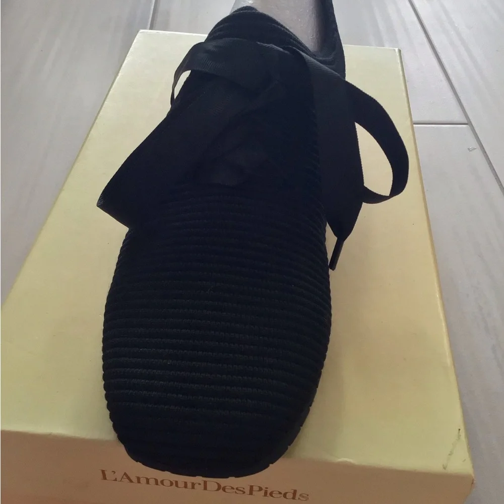 L’Amour des Pieds walking sneakers! - Picture 3 of 9